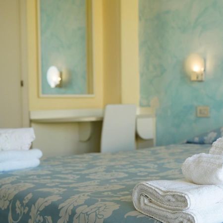 Hotel Embassy Cesenatico Exterior photo