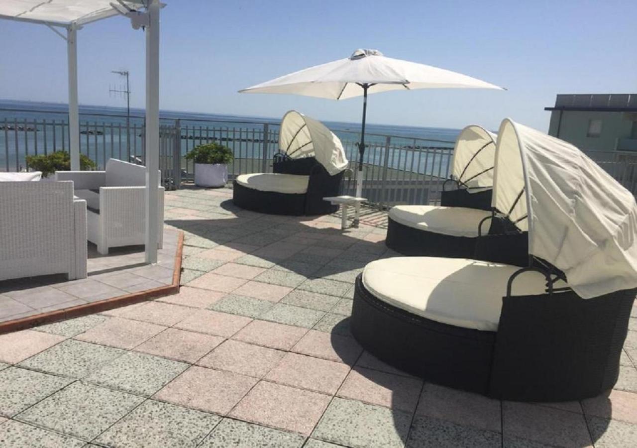 Hotel Embassy Cesenatico Exterior photo