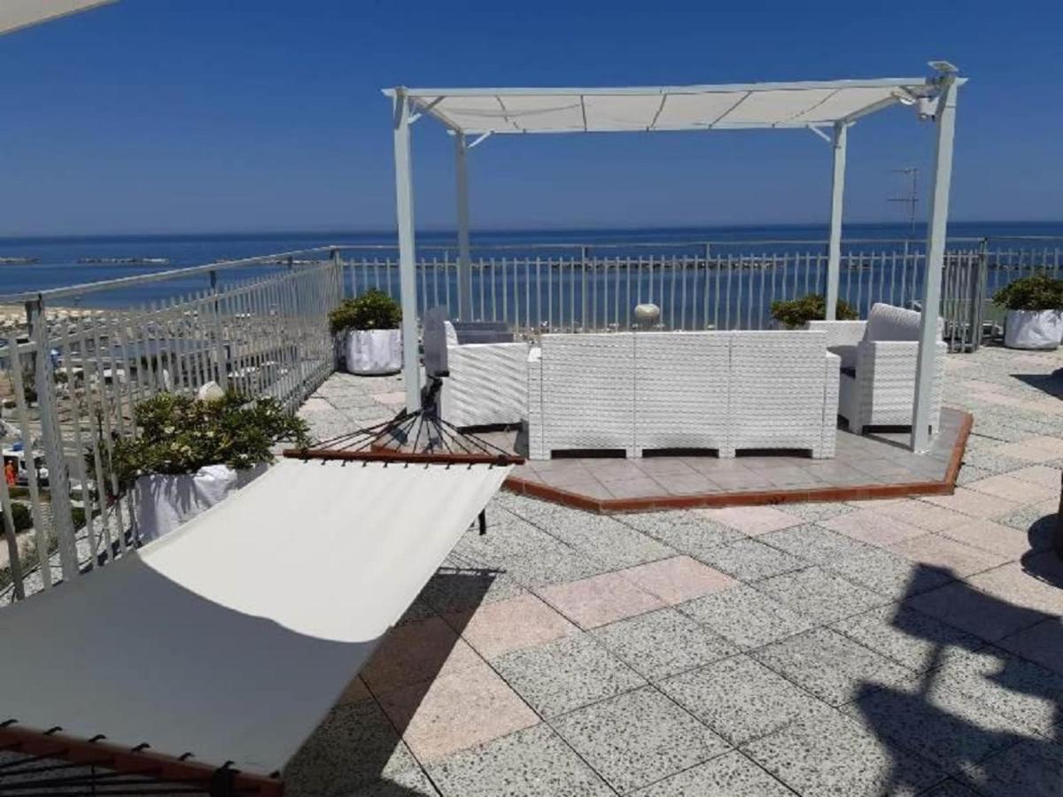 Hotel Embassy Cesenatico Exterior photo