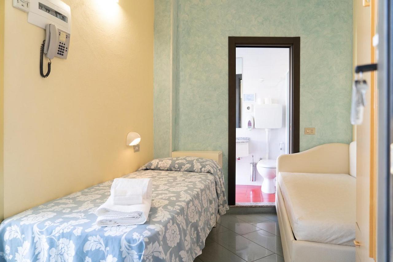 Hotel Embassy Cesenatico Exterior photo